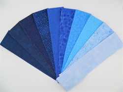 20 stk. 2½ Inch patchworkstof strimler i blå nuancer